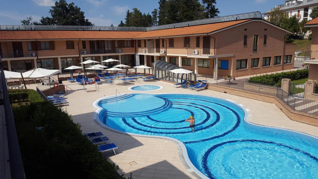 Residence Terme Di San Giacomo Sarnano Exterior foto